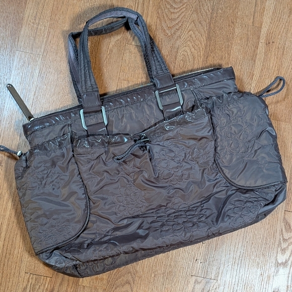 🌟 LeSportsac x Stella McCartney Quilted Nylon Carry All Bag w Matching Pouch 🌟 - Picture 9 of 11